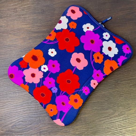 Built Laptop Sleeve 16" Poppies Floral Blue Pink Neoprene - Picture 3 of 9